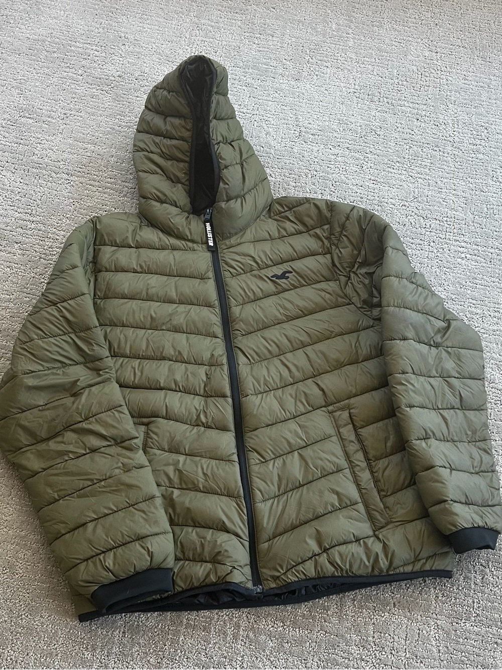 Hollister Olive Green Hooded Puffer Jacket Mens XL Recycled Fill